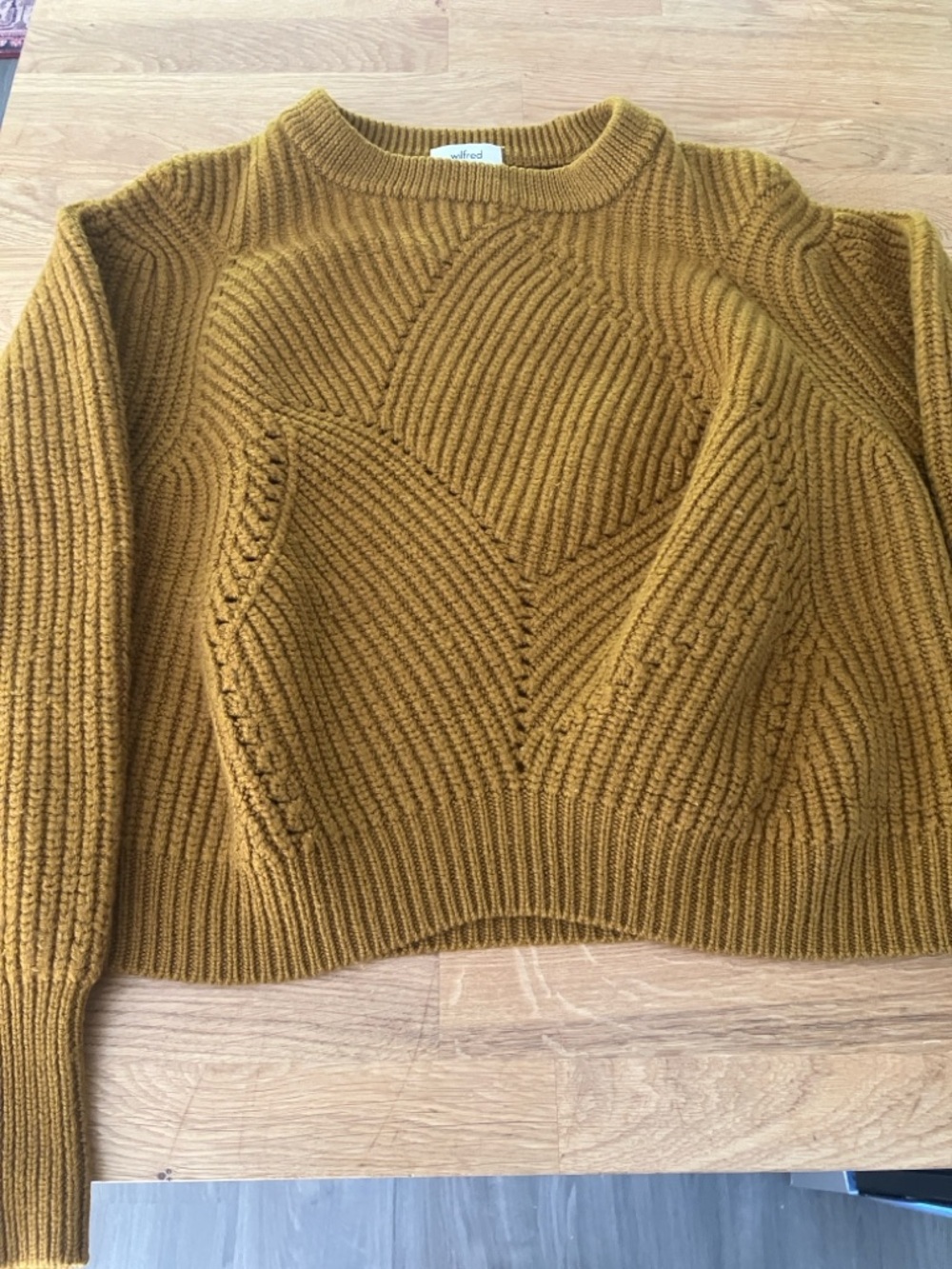 Wilfred Ribbed Crewneck Sweater